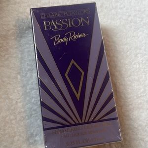 NEW Elizabeth Taylors PASSION Body Riches Shimmering Liquid Talc 5.25 oz SEALED